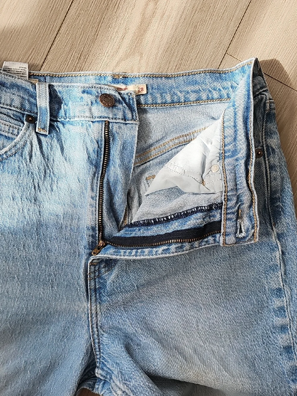 Levi's Premium 70s High Slim Straight Medium Wash Jeans, Sz 28 *Stains - Read - Picture 8 of 16